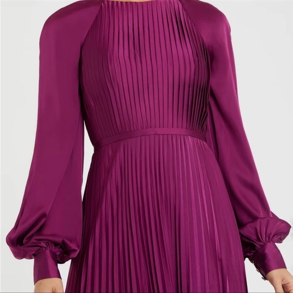 IEENA FOR MAC DUGGAL Red Long Sleeve Gown Size 12 NWT - Picture 4 of 13